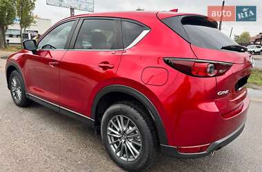 Позашляховик / Кросовер Mazda CX-5 2017 в 