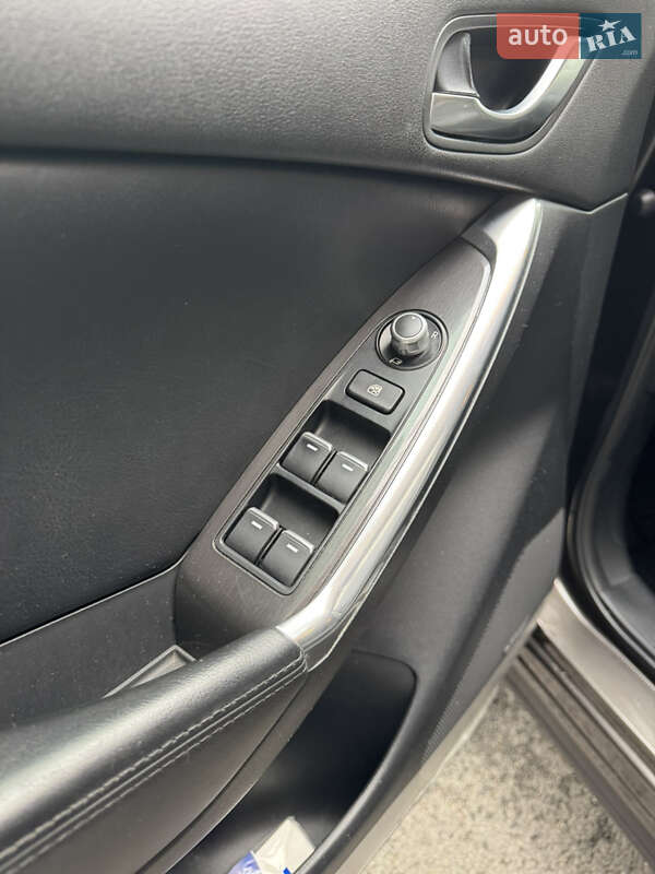 Позашляховик / Кросовер Mazda CX-5 2016 в Києві фото 21 Позашляховик / Кросовер Mazda CX-5 2016 в Києві