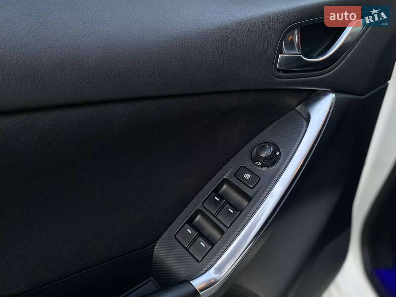 Позашляховик / Кросовер Mazda CX-5 2015 в Києві
