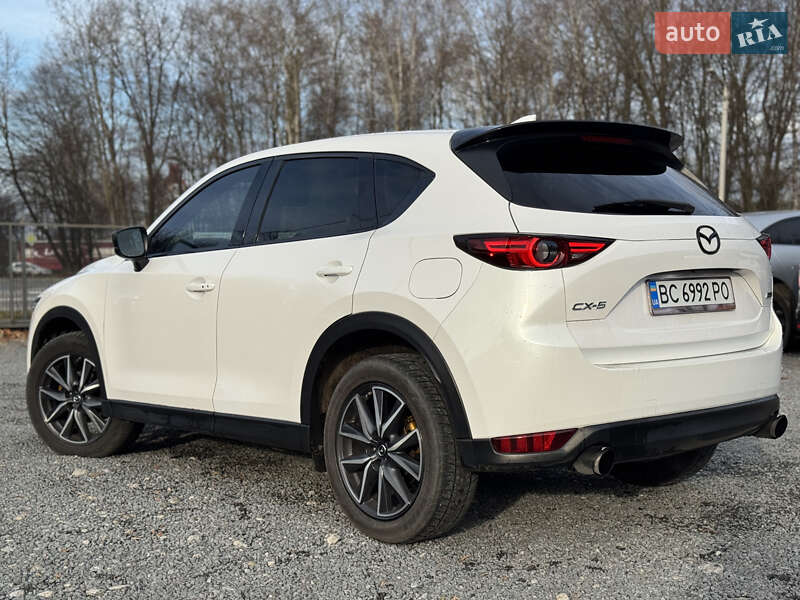 Внедорожник / Кроссовер Mazda CX-5 2017 в Новояворовске