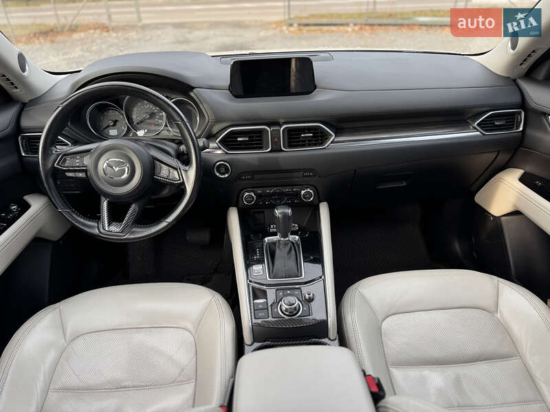 Внедорожник / Кроссовер Mazda CX-5 2017 в Новояворовске