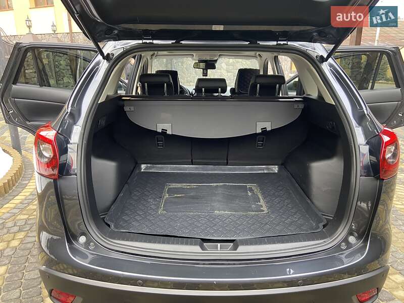 Внедорожник / Кроссовер Mazda CX-5 2016 в Новояворовске