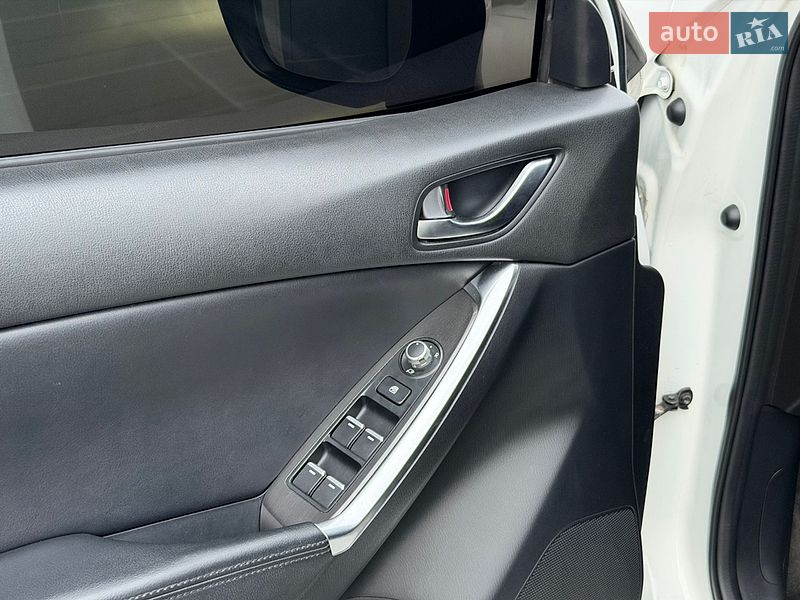 Внедорожник / Кроссовер Mazda CX-5 2015 в Сарнах