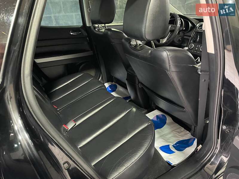 Позашляховик / Кросовер Mazda CX-7 2010 в Косові