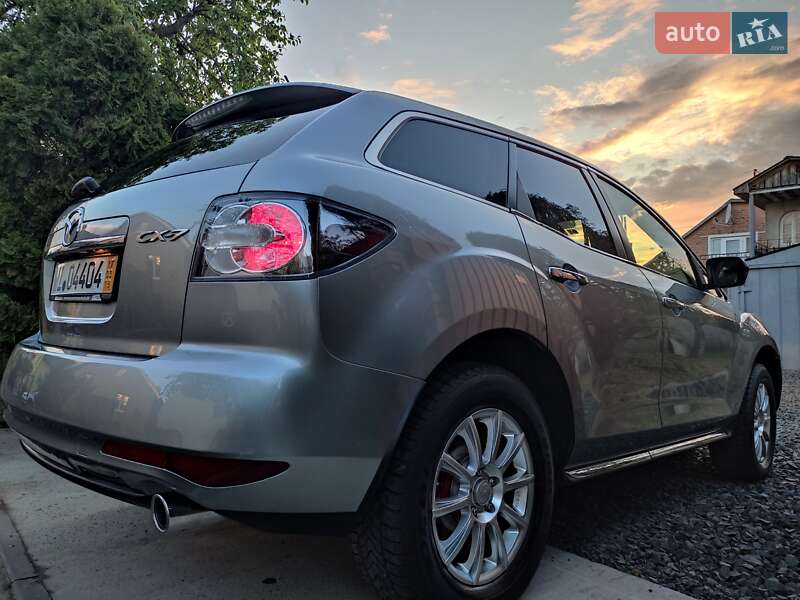 Позашляховик / Кросовер Mazda CX-7 2010 в 