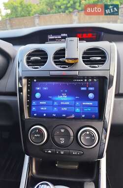Позашляховик / Кросовер Mazda CX-7 2010 в 