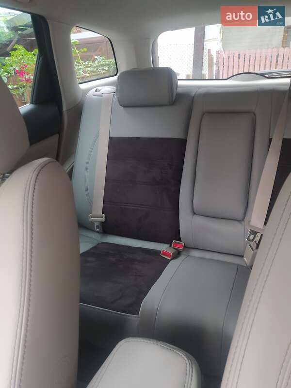 Позашляховик / Кросовер Mazda CX-7 2010 в Івано-Франківську