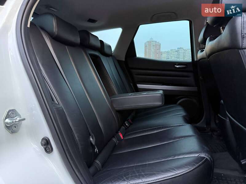 Позашляховик / Кросовер Mazda CX-7 2010 в Києві