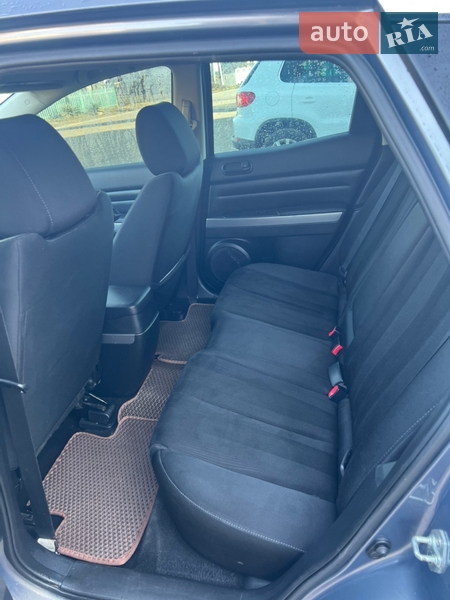 Позашляховик / Кросовер Mazda CX-7 2010 в Рівному