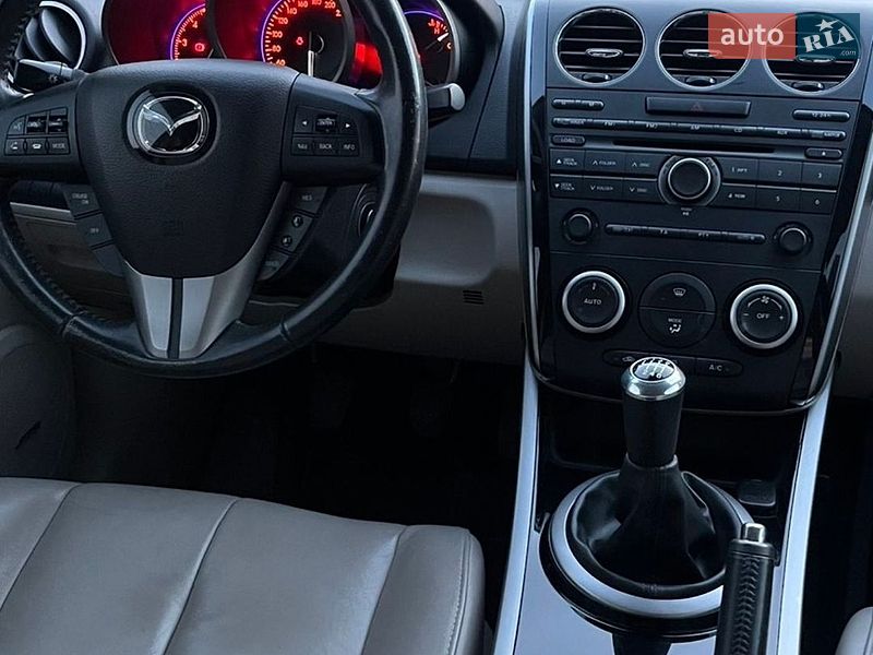 Позашляховик / Кросовер Mazda CX-7 2010 в Рівному