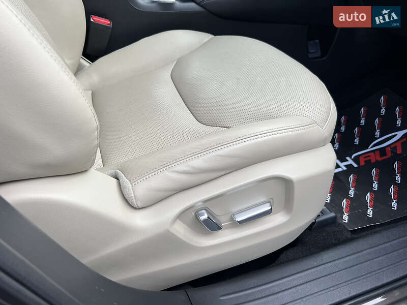 Внедорожник / Кроссовер Mazda CX-9 2016 в Ужгороде