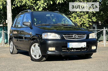 Хэтчбек Mazda Demio 2002 в 