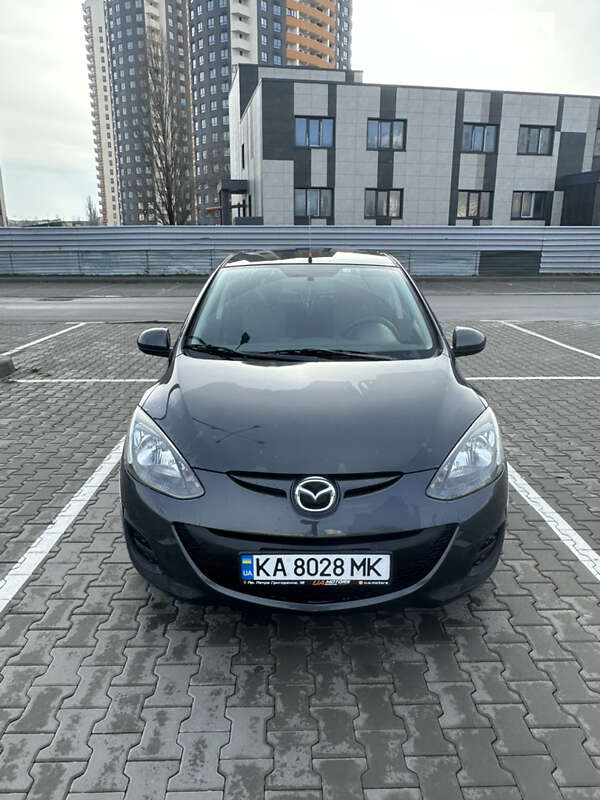 Хэтчбек Mazda Demio 2014 в Киеве