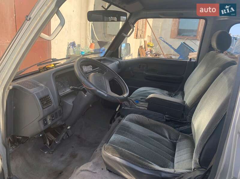 Минивэн Mazda E-series 1997 в Николаеве фото 7 Минивэн Mazda E-series 1997 в Николаеве