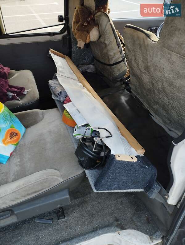 Микроавтобус Mazda E-series 1989 в Киеве фото 10 Микроавтобус Mazda E-series 1989 в Киеве