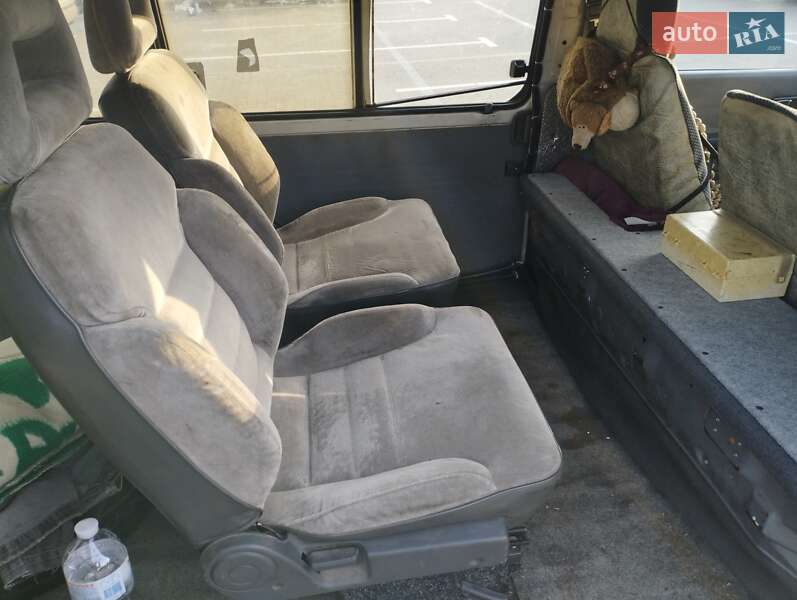 Микроавтобус Mazda E-series 1989 в Киеве фото 12 Микроавтобус Mazda E-series 1989 в Киеве