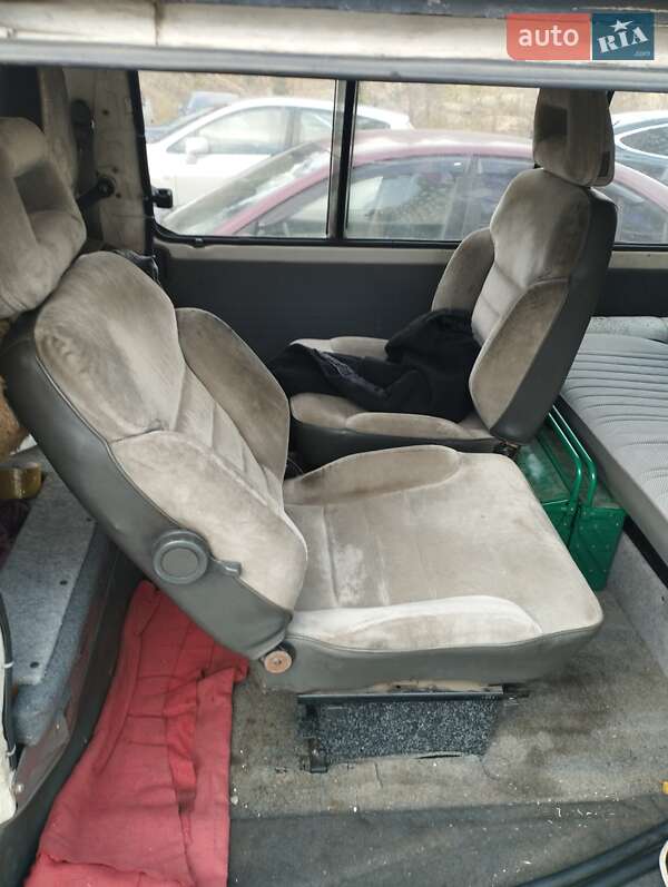 Микроавтобус Mazda E-series 1989 в Киеве фото 17 Микроавтобус Mazda E-series 1989 в Киеве