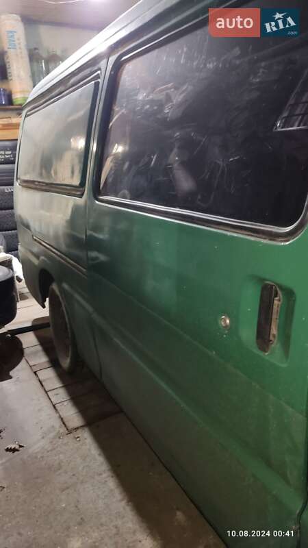 Минивэн Mazda E-series 1987 в Киеве