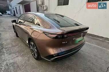 Седан Mazda EZ-6 2024 в Львове