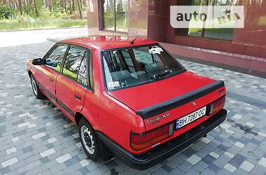 Седан Mazda Familia 1985 в Славуте