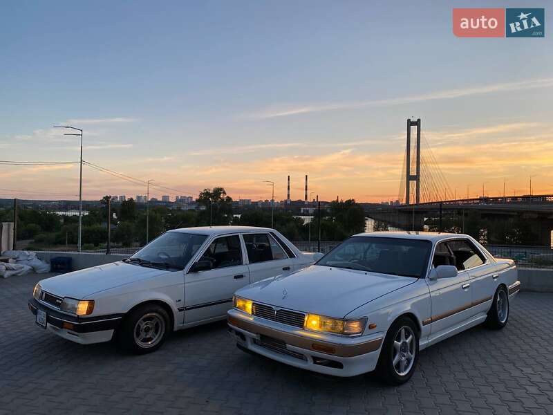 Седан Mazda Familia 1987 в Києві