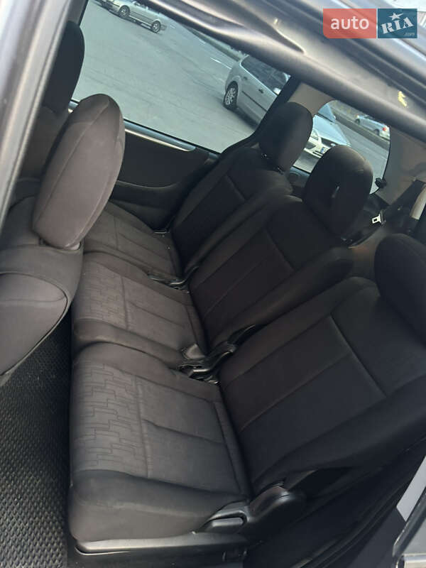 Минивэн Mazda MPV 2004 в Запорожье