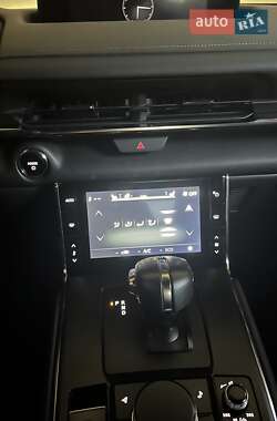 Внедорожник / Кроссовер Mazda MX-30 2020 в Владимире