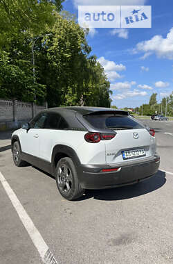 Внедорожник / Кроссовер Mazda MX-30 2021 в 