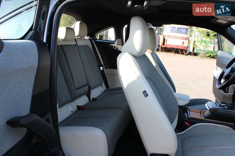 Внедорожник / Кроссовер Mazda MX-30 2021 в Запорожье