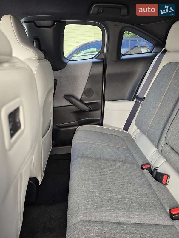 Внедорожник / Кроссовер Mazda MX-30 2020 в Одессе