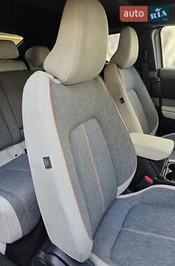 Внедорожник / Кроссовер Mazda MX-30 2020 в 