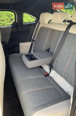 Внедорожник / Кроссовер Mazda MX-30 2020 в 