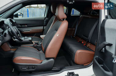 Внедорожник / Кроссовер Mazda MX-30 2024 в 