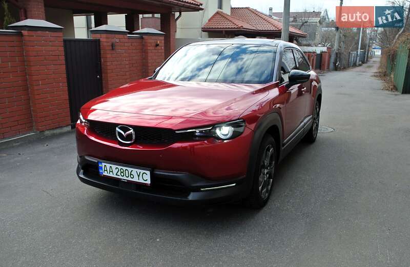 Внедорожник / Кроссовер Mazda MX-30 2021 в 