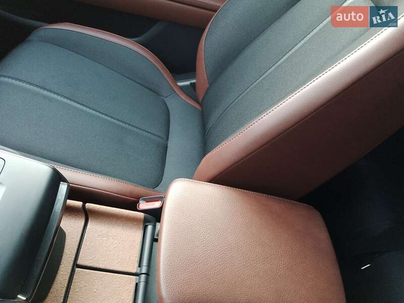 Внедорожник / Кроссовер Mazda MX-30 2023 в Радивилове
