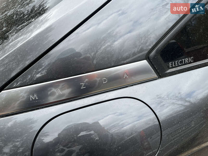 Внедорожник / Кроссовер Mazda MX-30 2020 в Киеве