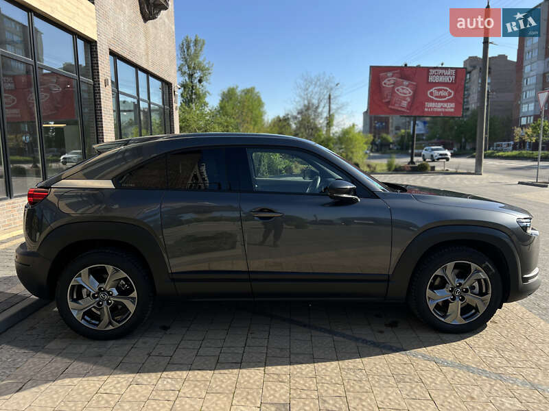 Внедорожник / Кроссовер Mazda MX-30 2020 в Ивано-Франковске
