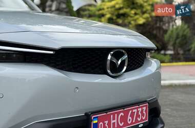 Внедорожник / Кроссовер Mazda MX-30 2020 в 