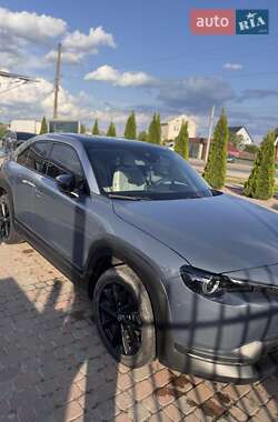 Позашляховик / Кросовер Mazda MX-30 2020 в 