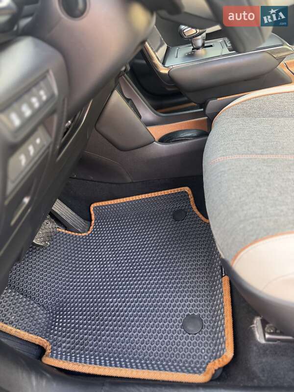 Внедорожник / Кроссовер Mazda MX-30 2020 в Сарнах