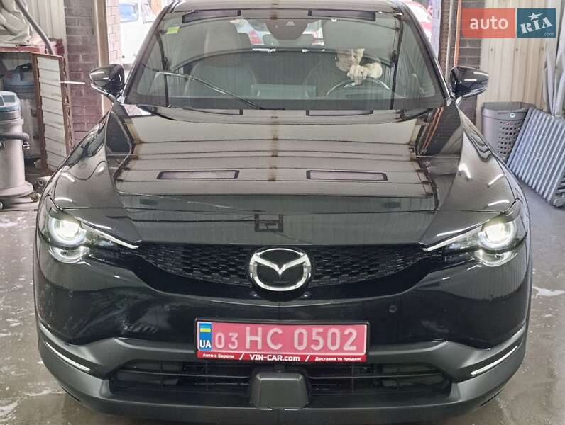 Внедорожник / Кроссовер Mazda MX-30 2020 в 