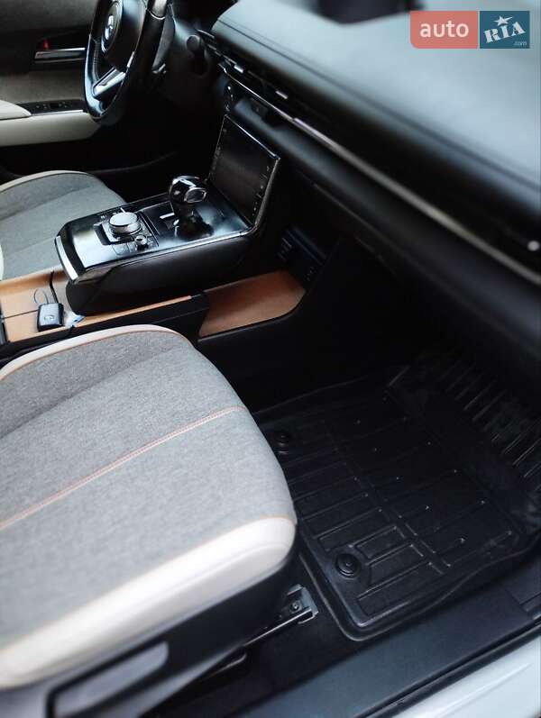 Внедорожник / Кроссовер Mazda MX-30 2021 в Виннице