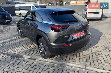 Внедорожник / Кроссовер Mazda MX-30 2020 в 