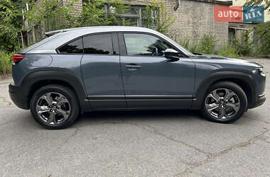 Внедорожник / Кроссовер Mazda MX-30 2022 в 