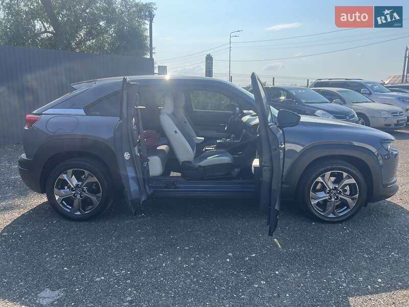 Внедорожник / Кроссовер Mazda MX-30 2020 в Киеве