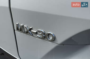 Внедорожник / Кроссовер Mazda MX-30 2023 в 