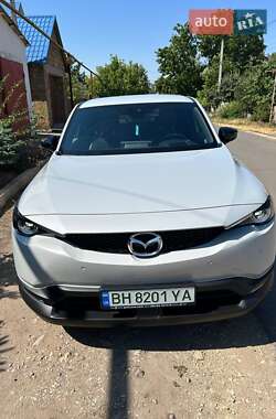 Внедорожник / Кроссовер Mazda MX-30 2020 в 