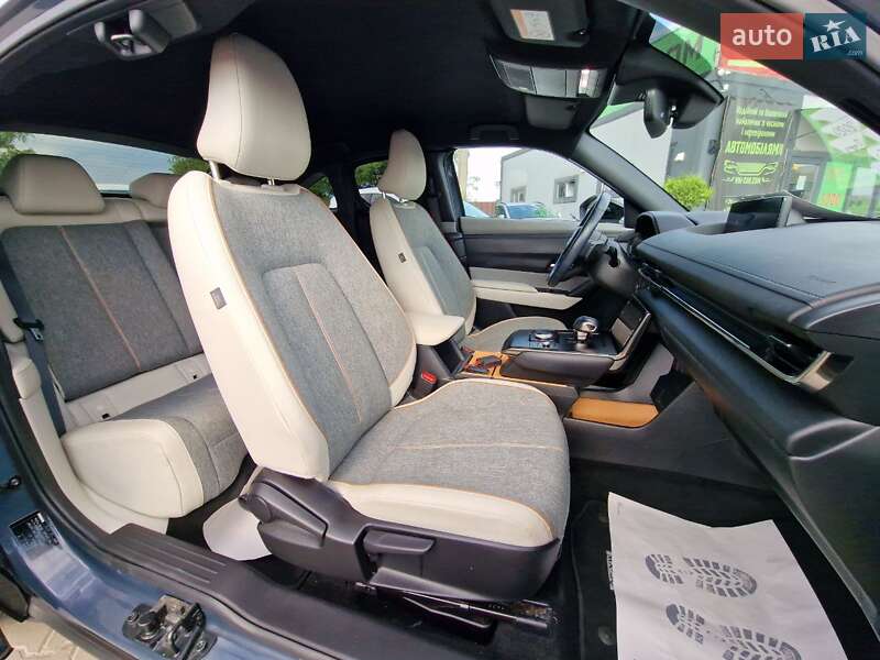 Внедорожник / Кроссовер Mazda MX-30 2020 в Виннице