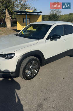 Внедорожник / Кроссовер Mazda MX-30 2021 в 