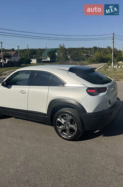 Внедорожник / Кроссовер Mazda MX-30 2021 в 